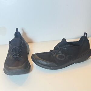 OOFOS OOmg Sport LS low shoe in black  Size 10.5